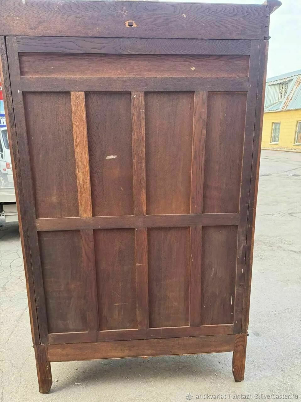 Шкаф распашной двухстворчатый