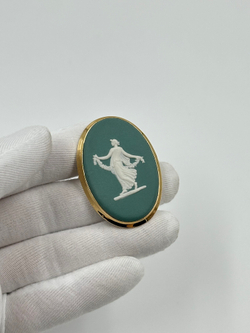 Брошь Wedgwood зелёная