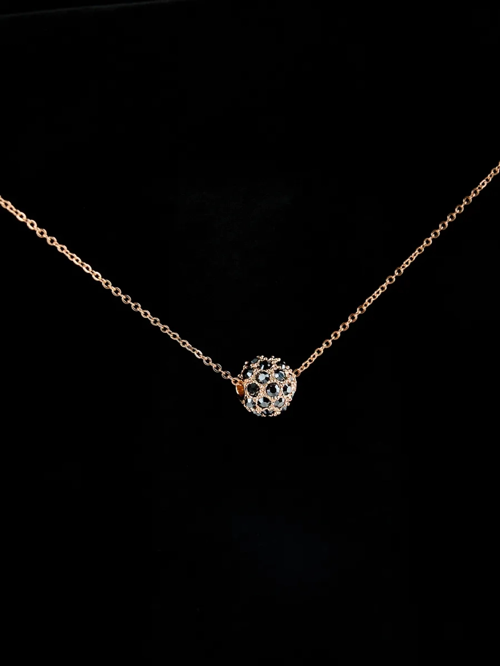 Кулон Черный шарик с кристаллами Swarovski