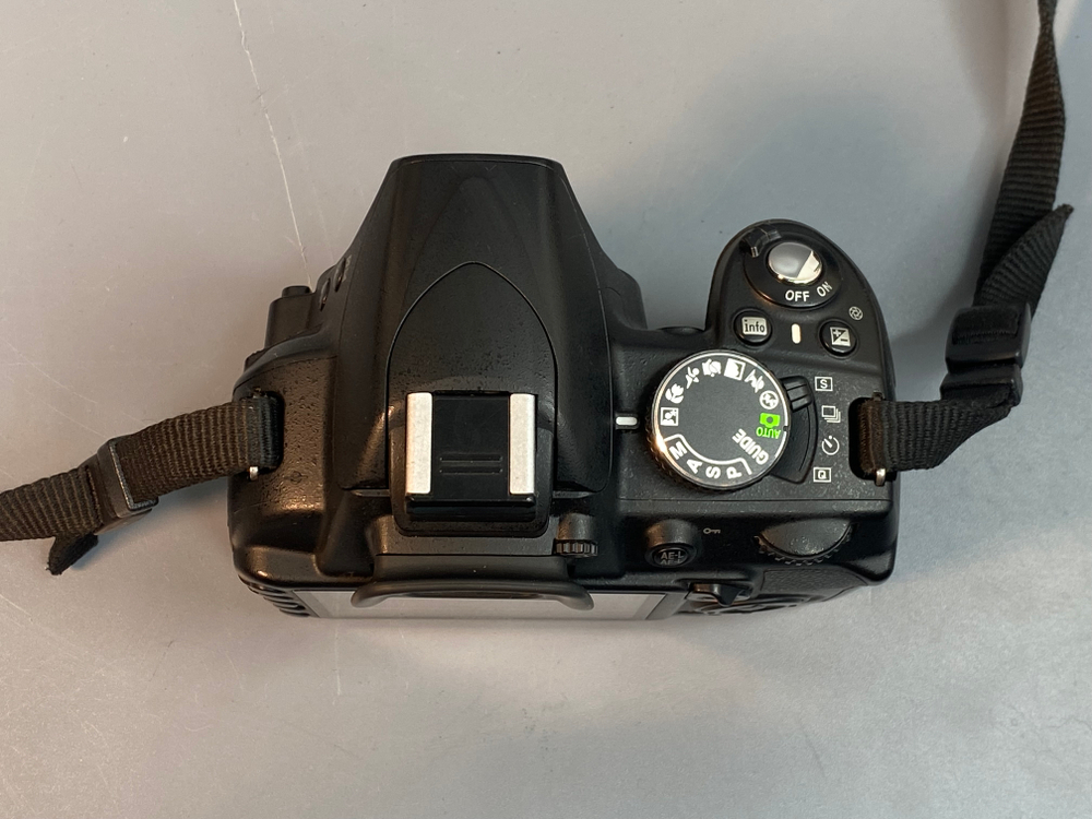 Nikon D3100 Kit 18-55mm 12.234 Кадров