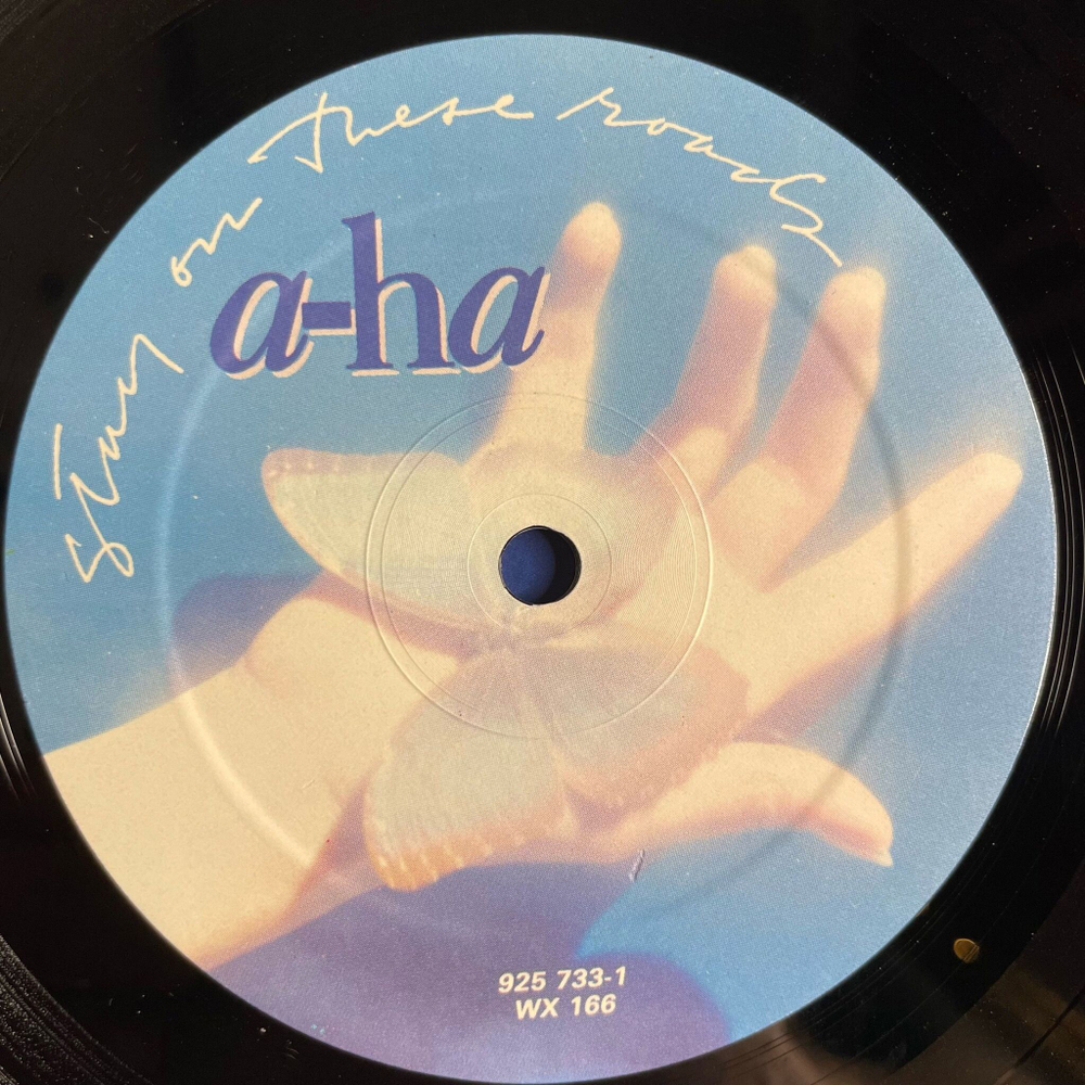 Винтажная виниловая пластинка LP A ha Stay On These Roads (Germany 1988)