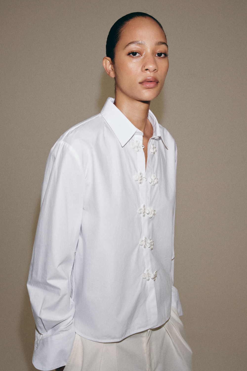 РУБАШКА В ПОЛОСКУ С ЗАСТЕЖКАМИ-КЛЕВАНТ ZW COLLECTION — ZARA