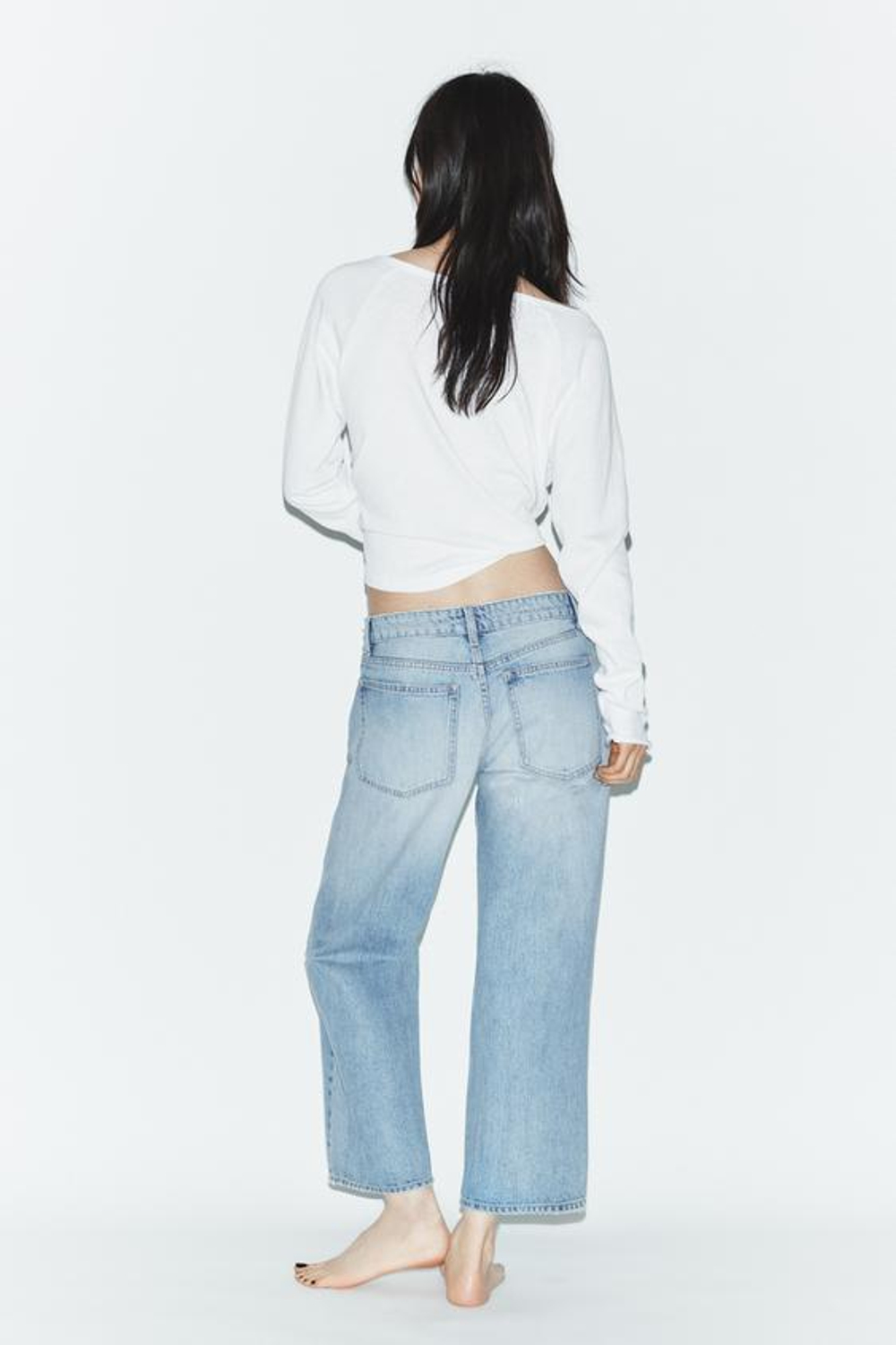 Джинсы TRF с низкой талией, короткими и широкими брючинами - ZARA