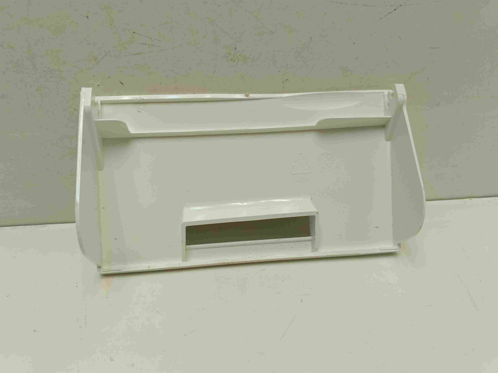 LS60840L кт224 Крышка сливного фильтра для стиральной машины AEG LS60840L б/у