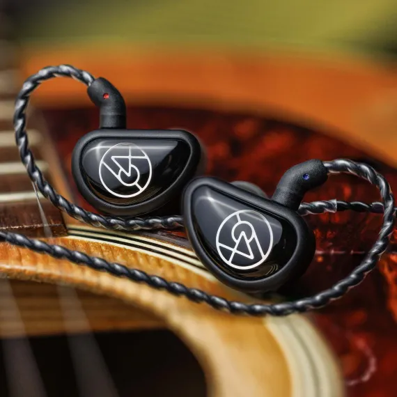 64 Audio Aspire 4 Black