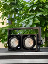 BL600-IP — уличный LED-блайндер 2×300 Вт RGBL-WW с углом 50° IP65
