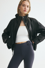 Нейлоновые брюки с ремнём - H&M