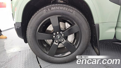 Land Rover Defender 110 D300 75th Edition — 2023