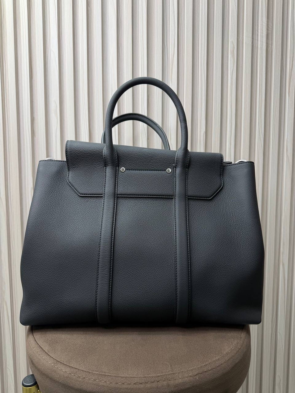 Деловая сумка через плечо Louis Vuitton Georges Tote MM