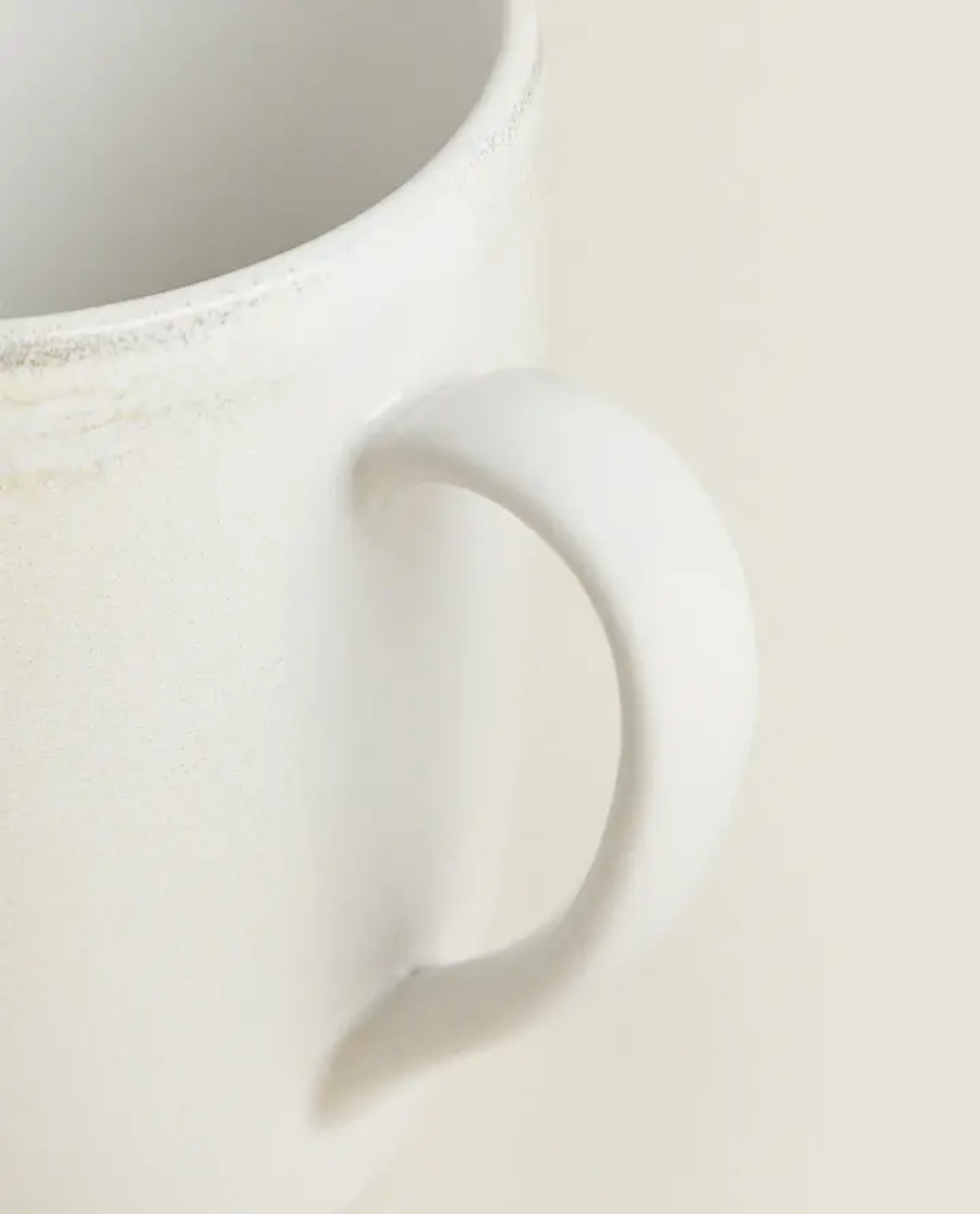 ZARA HOME КЕРАМИЧЕСКАЯ КРУЖКА, ЭКРЮ
