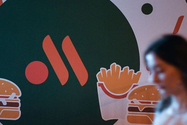 Белорусский McDonald's убрал упоминания о бренде в меню и с упаковок блюд