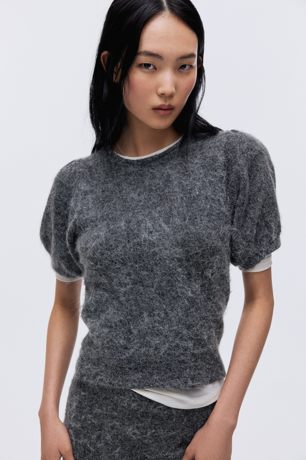 Пушистый вязаный топ с пышными рукавами - H&M