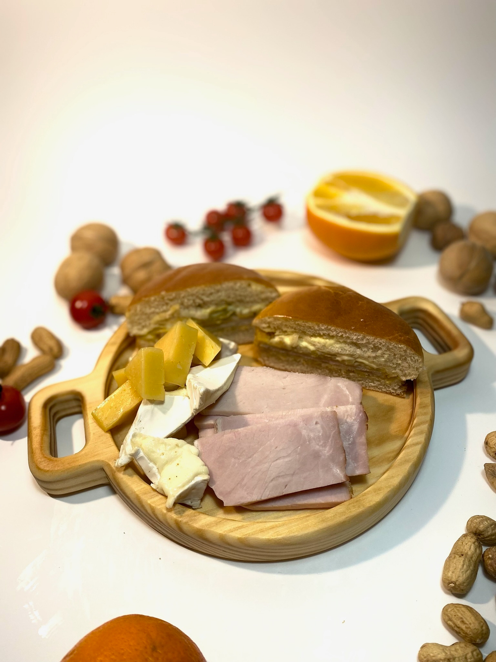 Круглый поднос с двумя ручками