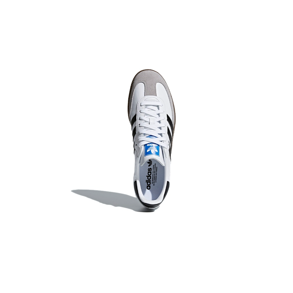 alt="Кроссовки adidas Samba OG арт. B75806 белая кожаная основа с замшевым носком и золотой надписью Samba вид спереди"
