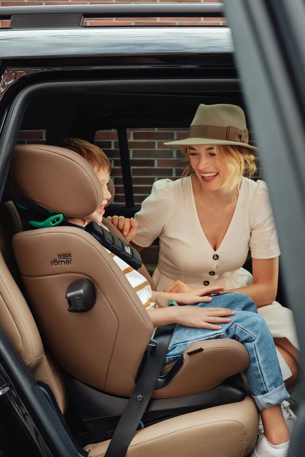 Автокресло 1/2/3 Britax Roemer ADVANSAFIX PRO LUX Urban Olive, от 15 месяцев до 12 лет, 9-36 кг, isofix, оливковый
