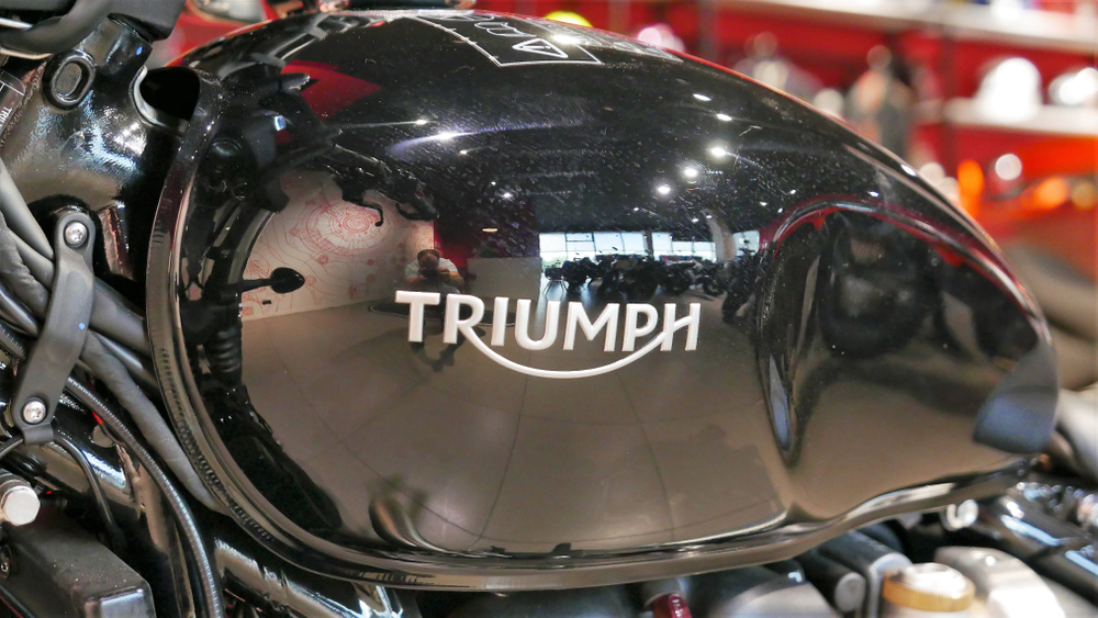 TRIUMPH BONNEVILLE BOBBER 2025
