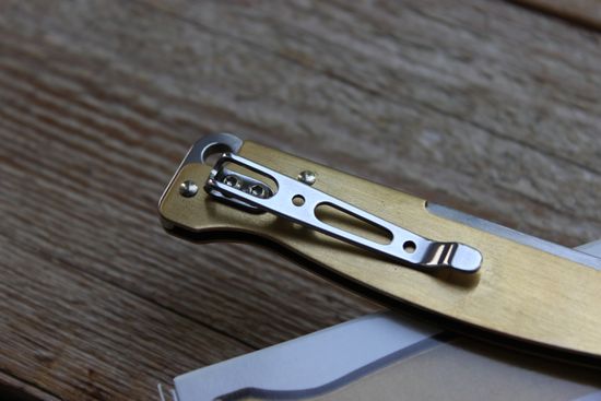 Складной нож Boker 01BO853 Atlas Brass c клинком из стали Sandvik™ 12С27, рукоять латунь