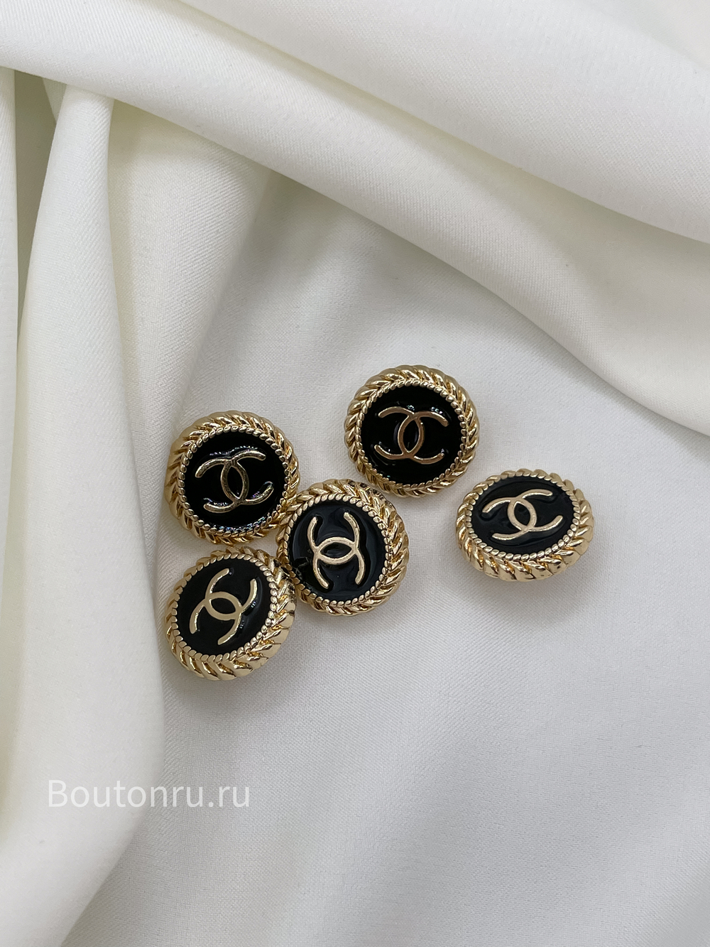 Пуговицы Шан. золотистые с черной эмалью (плоские)
