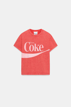 ZARA ФУТБОЛКА С ЭФФЕКТОМ ПОТЕРТОСТИ COCA-COLA®, КРАСНЫЙ