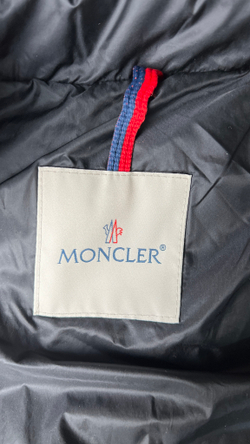 Пуховик Moncler