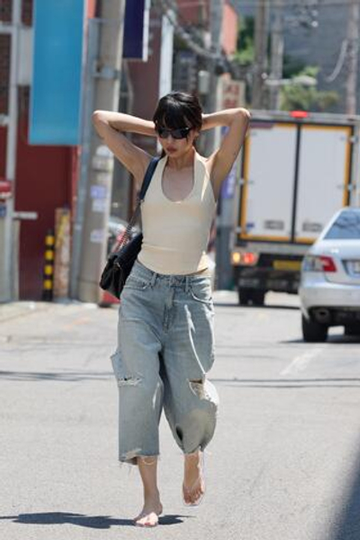 ТОП С ГОРЛОВИНОЙ ХАЛТЕР И ЗАКРУГЛЕННЫМ НИЗОМ — ZARA