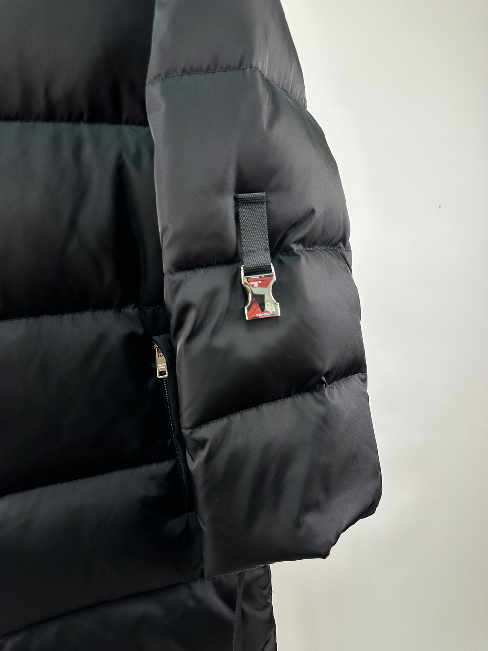 Пуховик Prada