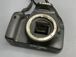 Canon 550D kit 18-55mm 3.5-5.6 IS 4.000 кадров