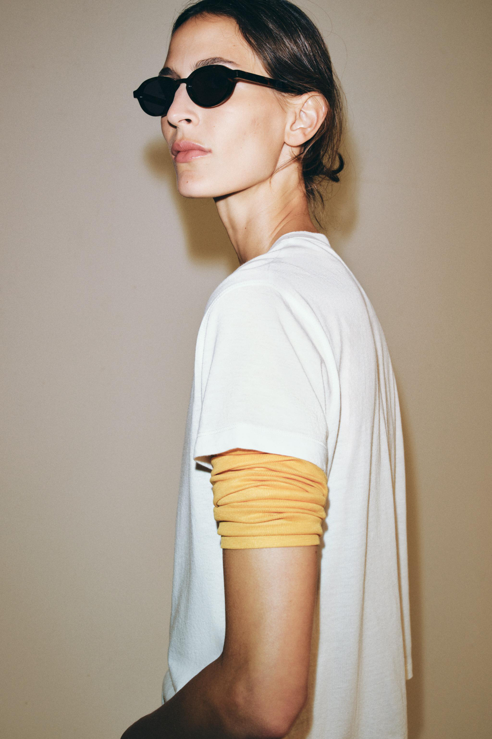 ФУТБОЛКА ИЗ СТРУЯЩЕЙСЯ ТКАНИ С НАДПИСЬЮ — ZARA