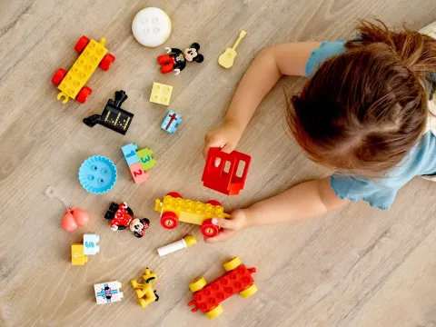 Конструктор LEGO Duplo 10941 Disney Праздничный поезд Микки и Минни