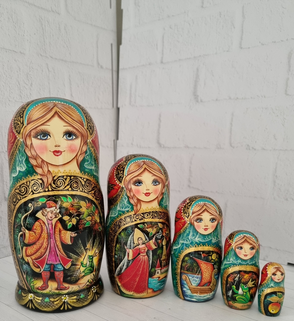 Матрешка 18см "Царевна лягушка" 5 мест