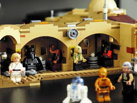Конструктор LEGO Star Wars 75290 Кантина Мос-Эйсли