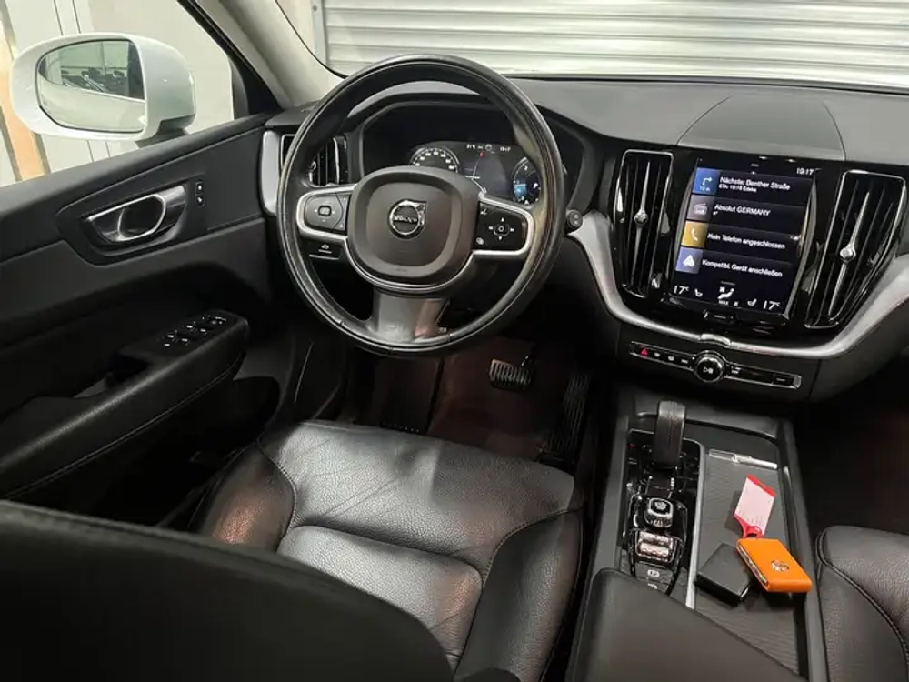 Volvo XC60 Momentum Pro AWD