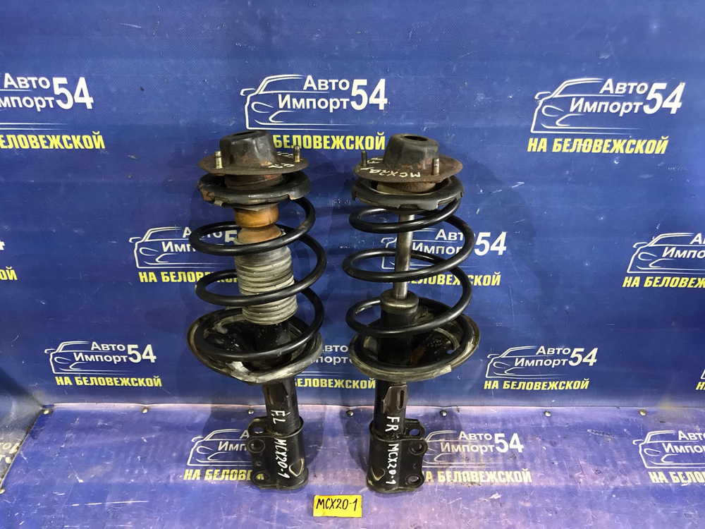 Стойка передняя правая TOYOTA PRONARD 2000