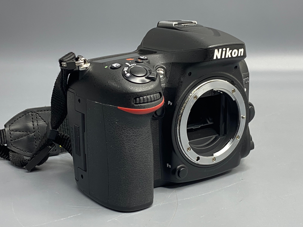 Nikon D7100 7.508 кадров