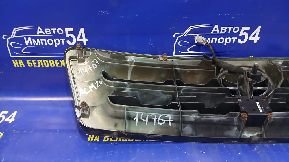 Решетка радиатора TOYOTA IPSUM 2001-2003