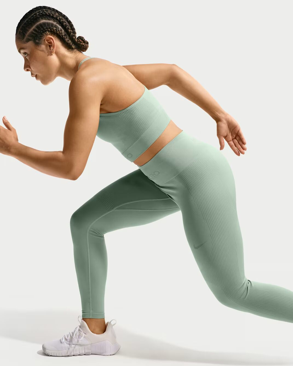 Nike Pro Seamless Женские леггинсы с высокой талией и длиной выше щиколотки - NIKE