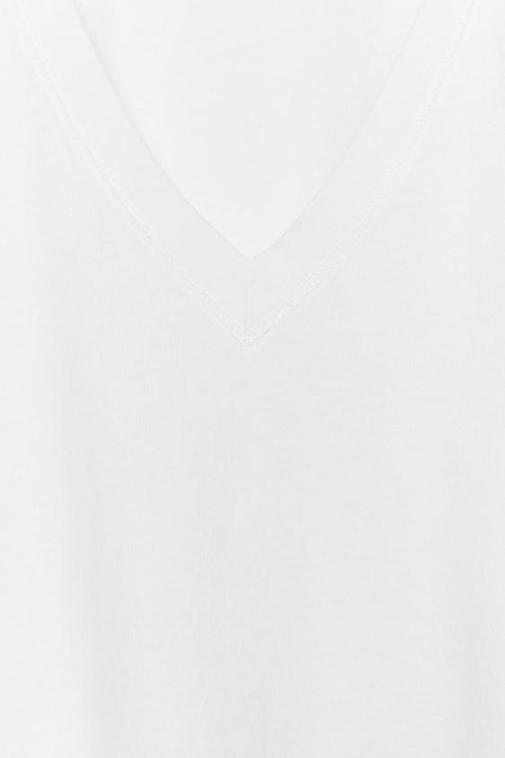 ZARA ХЛОПКОВАЯ ФУТБОЛКА С V-ОБРАЗНЫМ ВЫРЕЗОМ, БЕЛЫЙ