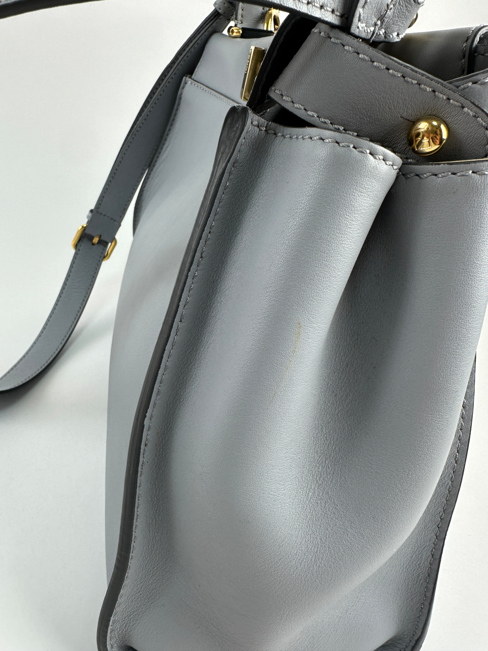 Сумка Fendi Peekaboo medium