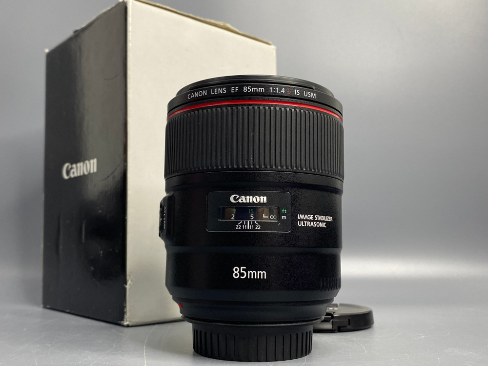 Canon EF 85mm f/1.4L IS USM