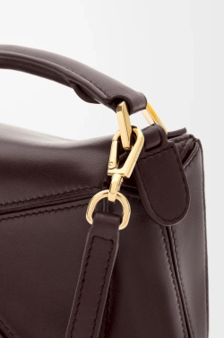 Loewe Сумка-мини Puzzle Featherlight из овечьей кожи наппа, темно-каштановый