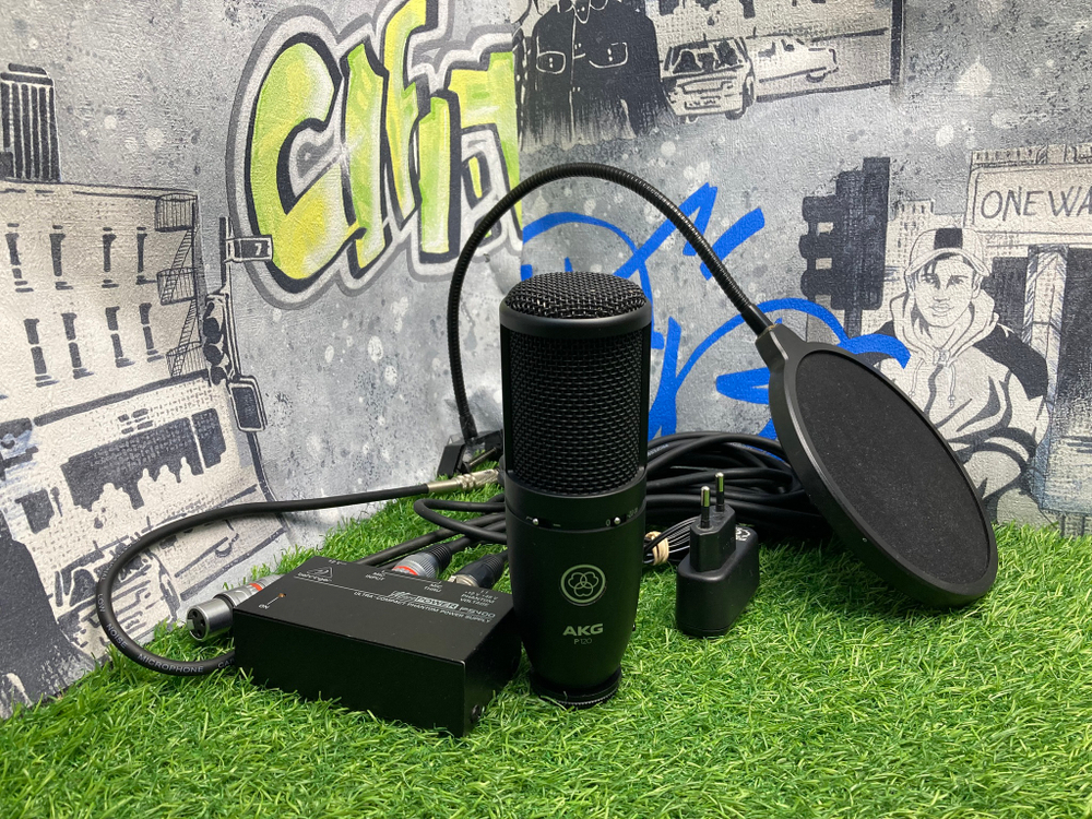 AKG P120 + Behringer PS400