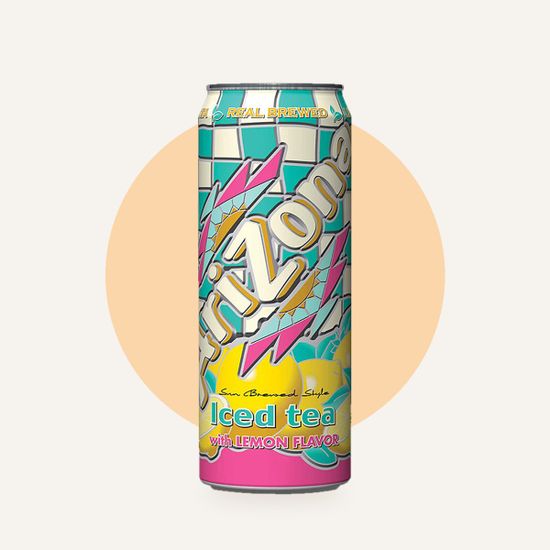 Аризона Iced Tea Lemon — на фирменном фоне OH MY GEEK