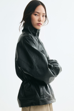 Куртка оверсайз с высоким воротником и кулиской на талии - H&M