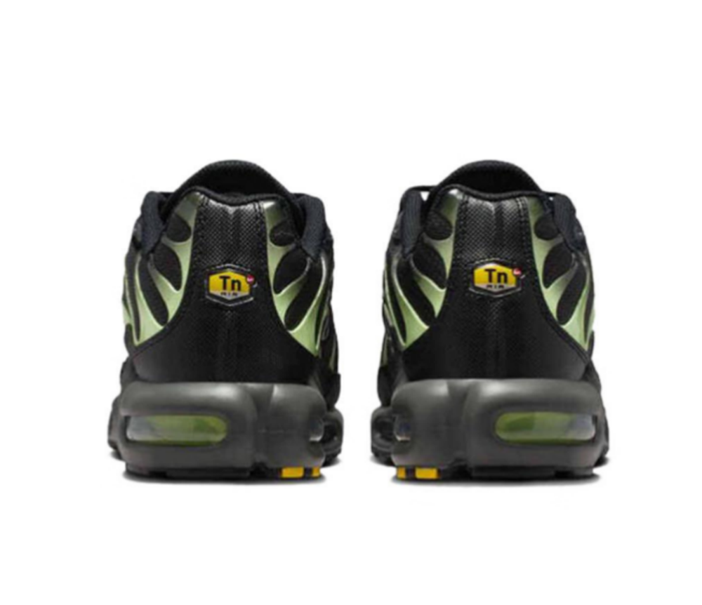 alt="Волнообразный TPU-каркас на Nike Air Max Plus DM0032-035"