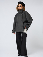 Пальто-куртка с воротником стойкой букле