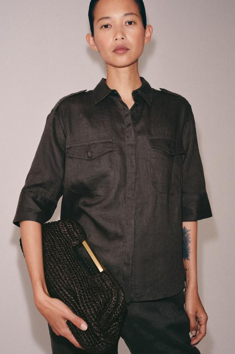 ZARA КЛАТЧ С ПЛЕТЕНЫМ КОРПУСОМ, КОРИЧНЕВЫЙ
