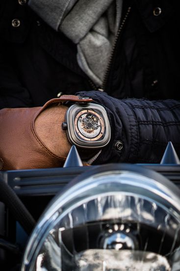 Наручные часы SEVENFRIDAY P2-1 Revolution
