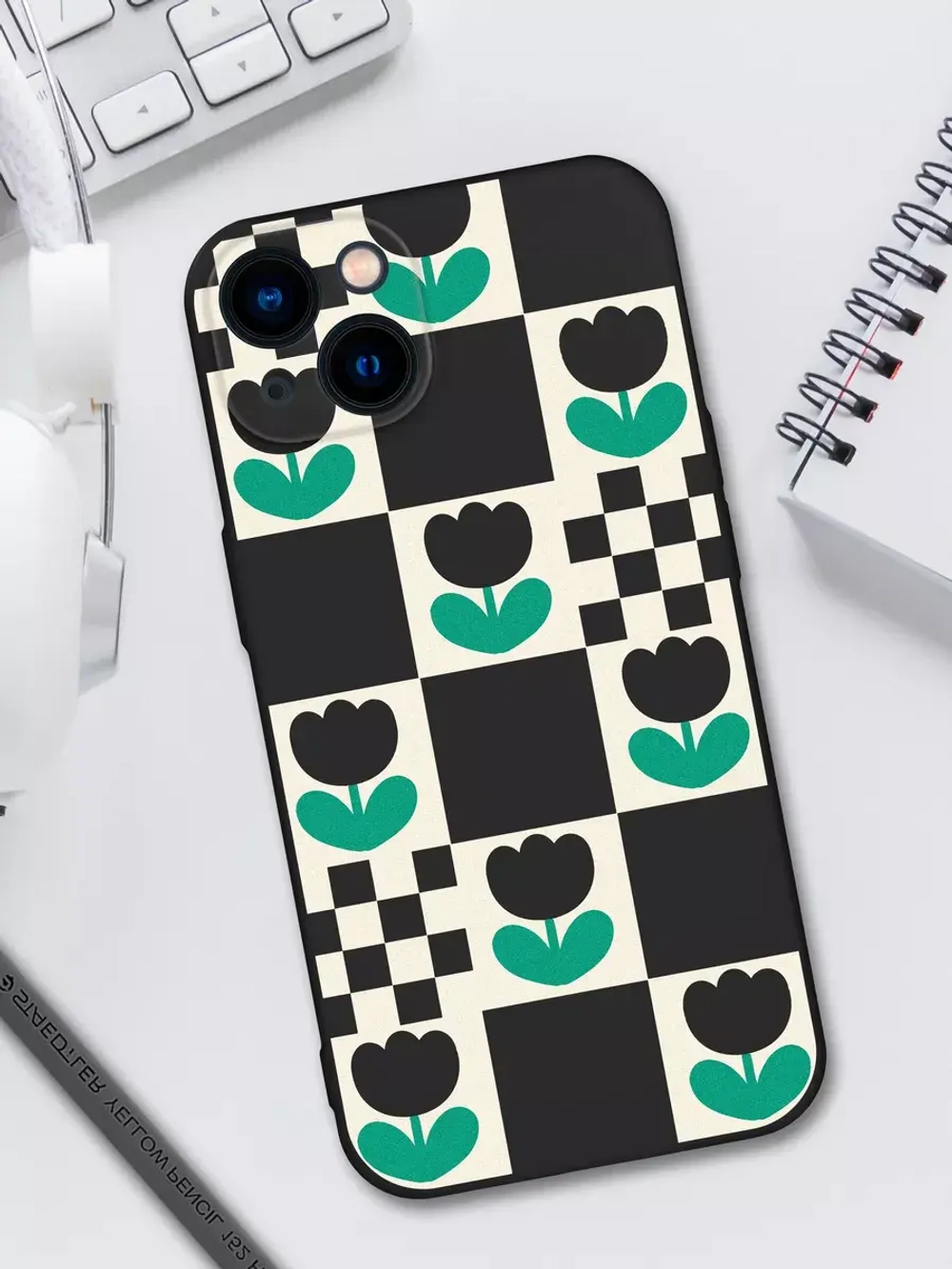 Чехол на iPhone 15 с принтом