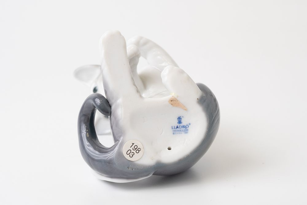 Коллекционная фарфоровая фигурка котенка с мышкой на хвосте Lladro