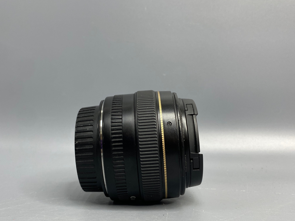 Canon EF 50mm f/1.4 USM